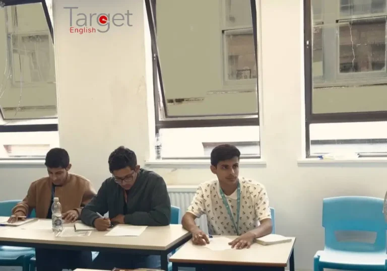 “دراسة اللغة الإنجليزية في معاهد تارجت ببريطانيا: دليلك الشامل لتحقيق إتقان لغوي احترافي “