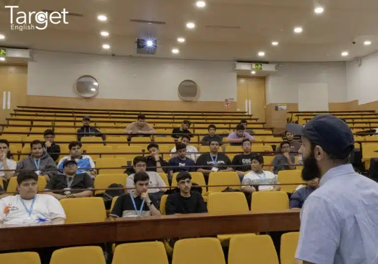 "دراسة اللغة الإنجليزية في معاهد تارجت ببريطانيا: دليلك الشامل لتحقيق إتقان لغوي احترافي "