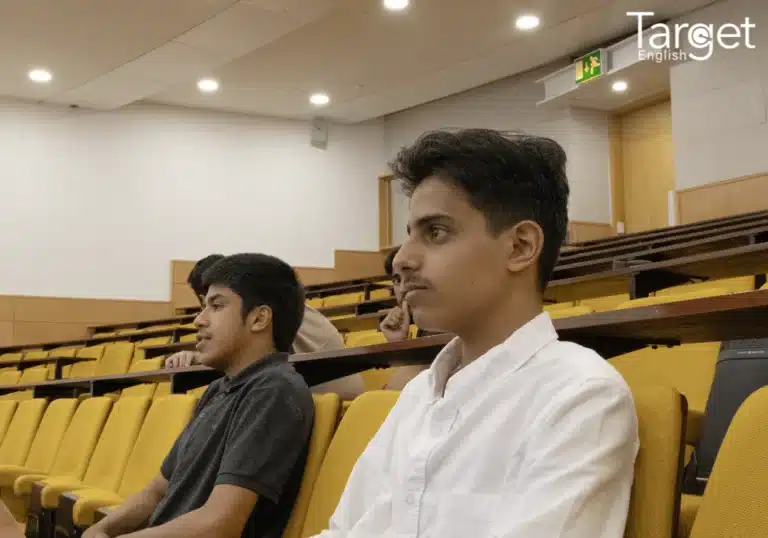 "تعلّم الإنجليزية في قلب بريطانيا: اكتشف تجربة لا تُنسى مع معاهد تارجت"