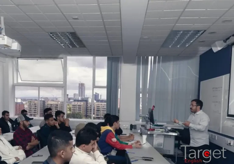 "رحلة العمر لتعلّم الإنجليزية: كيف تصنع الدراسة في بريطانيا فرقاً في حياتك؟"